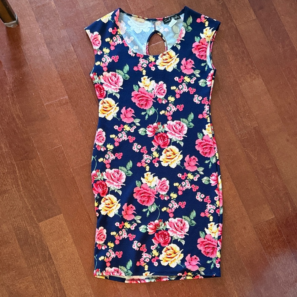 French Atmosphere Navy Floral Dress